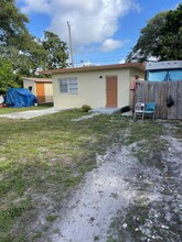 2801 Mayo St in Hollywood, FL - Building Photo - Building Photo