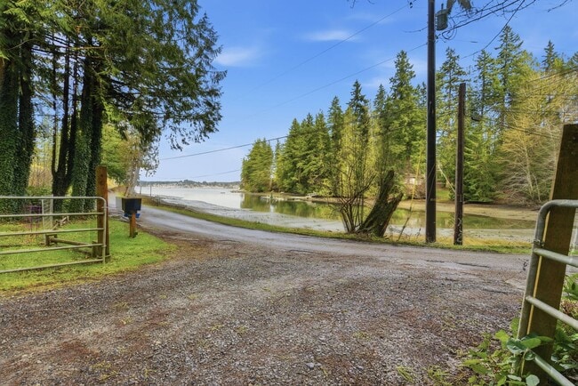 16141 Thorpe Rd NE in Poulsbo, WA - Building Photo - Building Photo