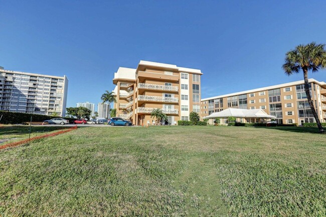 308 Golfview Rd in North Palm Beach, FL - Building Photo - Building Photo