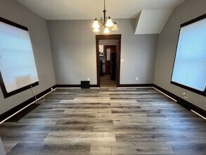 229 14th Ave in Moline, IL - Building Photo - Building Photo