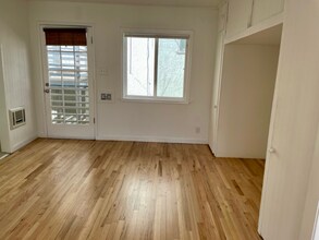 446 S Oakhurst Dr in Beverly Hills, CA - Building Photo - Building Photo