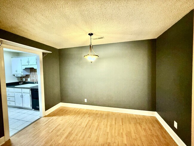 2109 Epworth Dr NE in Huntsville, AL - Building Photo - Building Photo