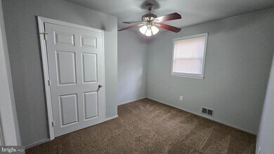 2105 Hunter St in Cinnaminson, NJ - Building Photo - Building Photo