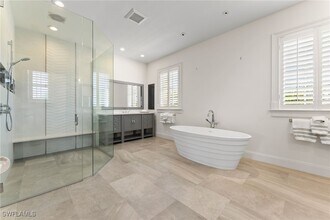 2325 Lantern Ln in Naples, FL - Building Photo - Building Photo