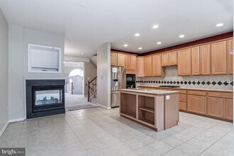 11545 Cavalier Landing Ct in Fairfax, VA - Building Photo - Building Photo