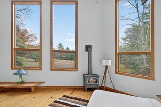 106 Mountain Laurel Ln in Woodstock, NY - Foto de edificio - Building Photo