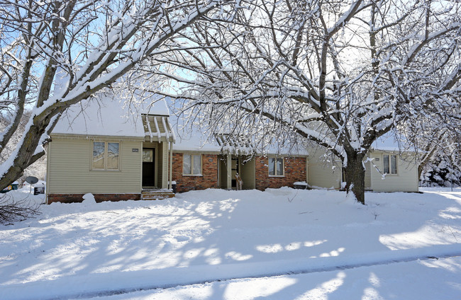 1001 SE 3rd St in Ankeny, IA - Foto de edificio - Building Photo