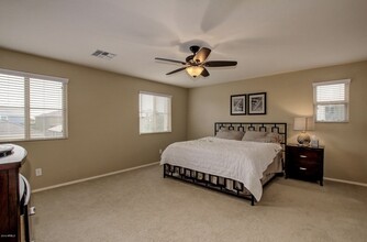 3328 E Roland St in Mesa, AZ - Foto de edificio - Building Photo