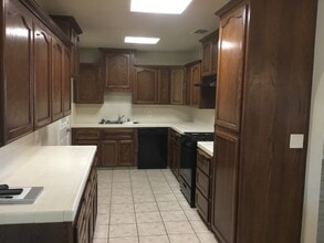 8729 E Ostler St in Selma, CA - Building Photo - Building Photo