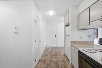 900 N Wesglenn Cir in Wasilla, AK - Building Photo - Building Photo