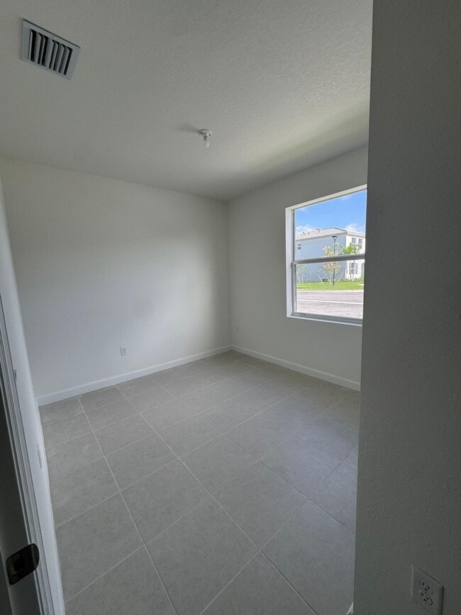 1153 NW 1st Ter in Florida City, FL - Building Photo - Building Photo