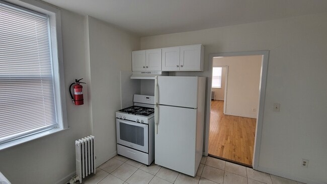 31 67th St, Unit 8, Unit 8