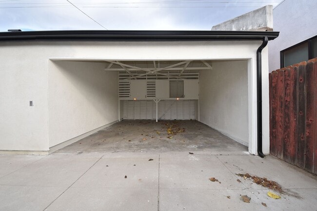 10843 Peach Grove St in Los Angeles, CA - Building Photo - Building Photo