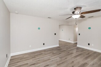 4914 Reagan Ave in Seffner, FL - Building Photo - Building Photo