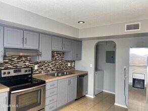 4433 N Stanton St in El Paso, TX - Building Photo - Building Photo