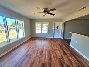 513 Oakdale Dr in Corpus Christi, TX - Building Photo - Building Photo