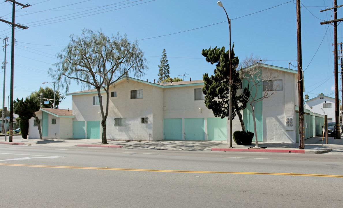 2815-2821 Randolph St in Huntington Park, CA - Building Photo