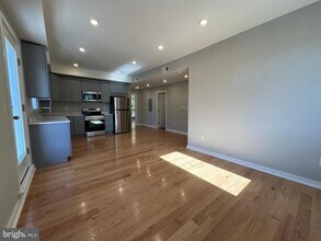 914 W Susquehanna Ave in Philadelphia, PA - Building Photo - Building Photo