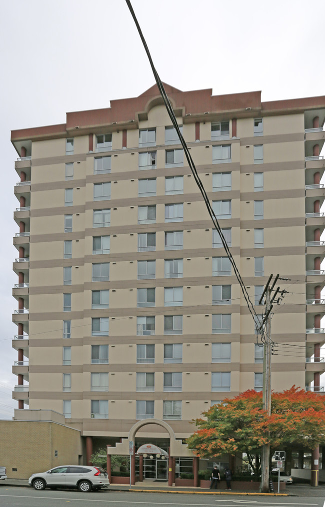 Gordon Towers in Maple Ridge, BC - Building Photo - Building Photo