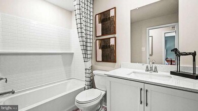 26 Four Leaf Dr in Downingtown, PA - Building Photo - Building Photo