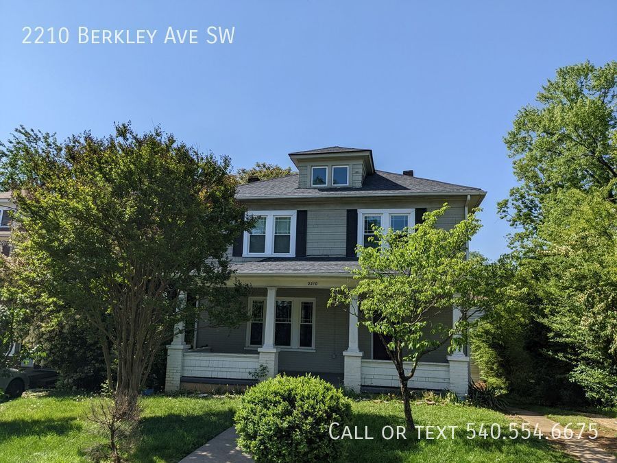 2210 Berkley Ave SW in Roanoke, VA - Building Photo