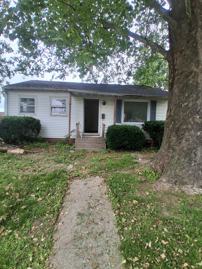 property at 521 N Davis St