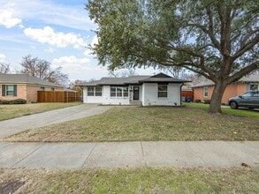 10209 Casa View Dr in Dallas, TX - Building Photo - Building Photo
