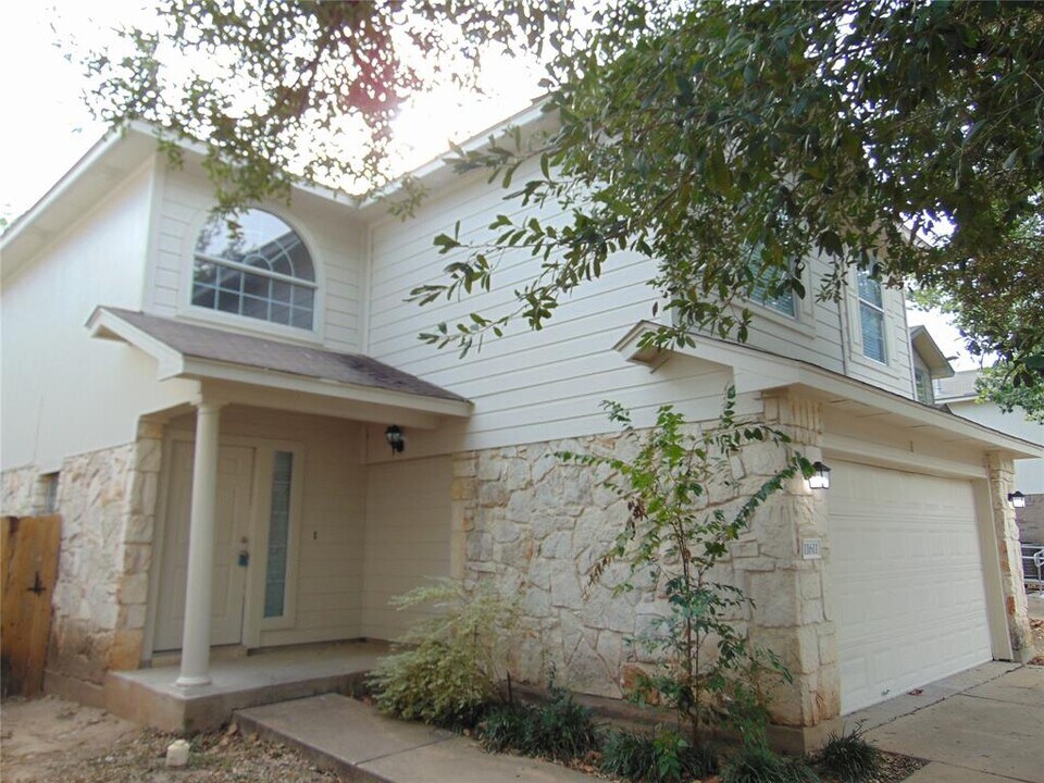 11611 James B Connolly Ln in Austin, TX - Building Photo
