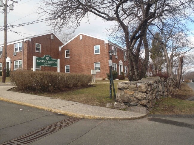 Hamilton Gardens in Stamford, CT - Building Photo - Building Photo