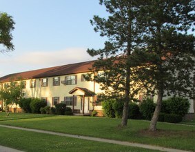 Bedford Woods Apartments in Toledo, OH - Building Photo - Building Photo