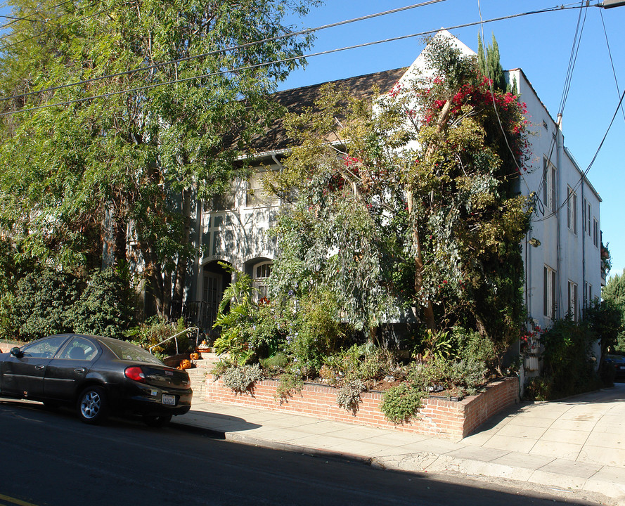 1031-1035 Sanborn Ave in Los Angeles, CA - Building Photo