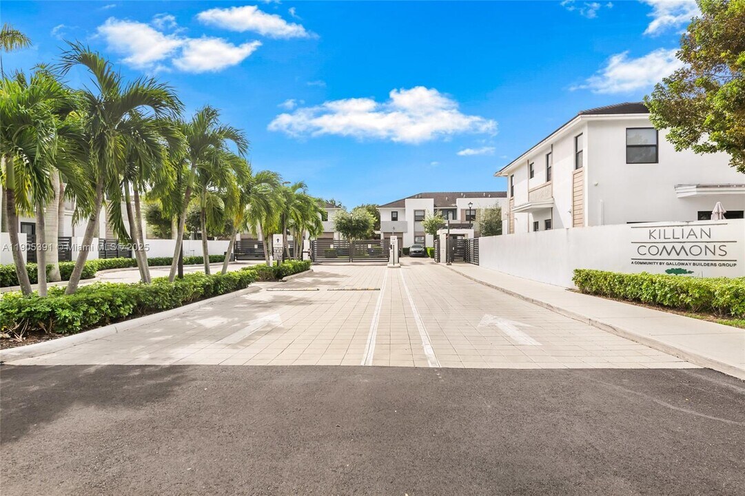 11714 SW 106th Terrace in Miami, FL - Building Photo