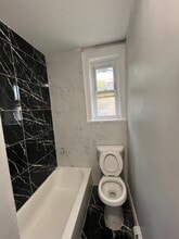 163 Hutton St, Unit 8 in Jersey City, NJ - Building Photo - Building Photo