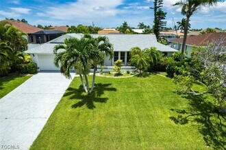 5036 SW 9th Pl in Cape Coral, FL - Building Photo - Building Photo