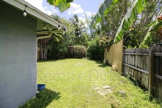 134 Sparrow Dr in Royal Palm Beach, FL - Building Photo - Building Photo