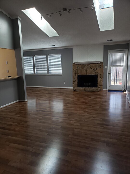 1833 Slalom Dr in Virginia Beach, VA - Building Photo