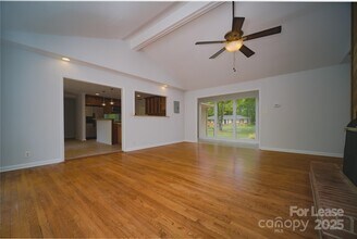 1123 Lynbrook Dr in Charlotte, NC - Building Photo - Building Photo