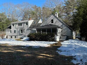104 Woodland Rd in North Hampton, NH - Building Photo - Building Photo
