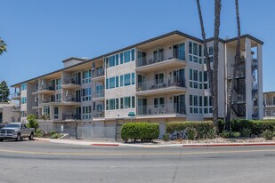 Yacht Club Condominiums in San Diego, CA - Building Photo