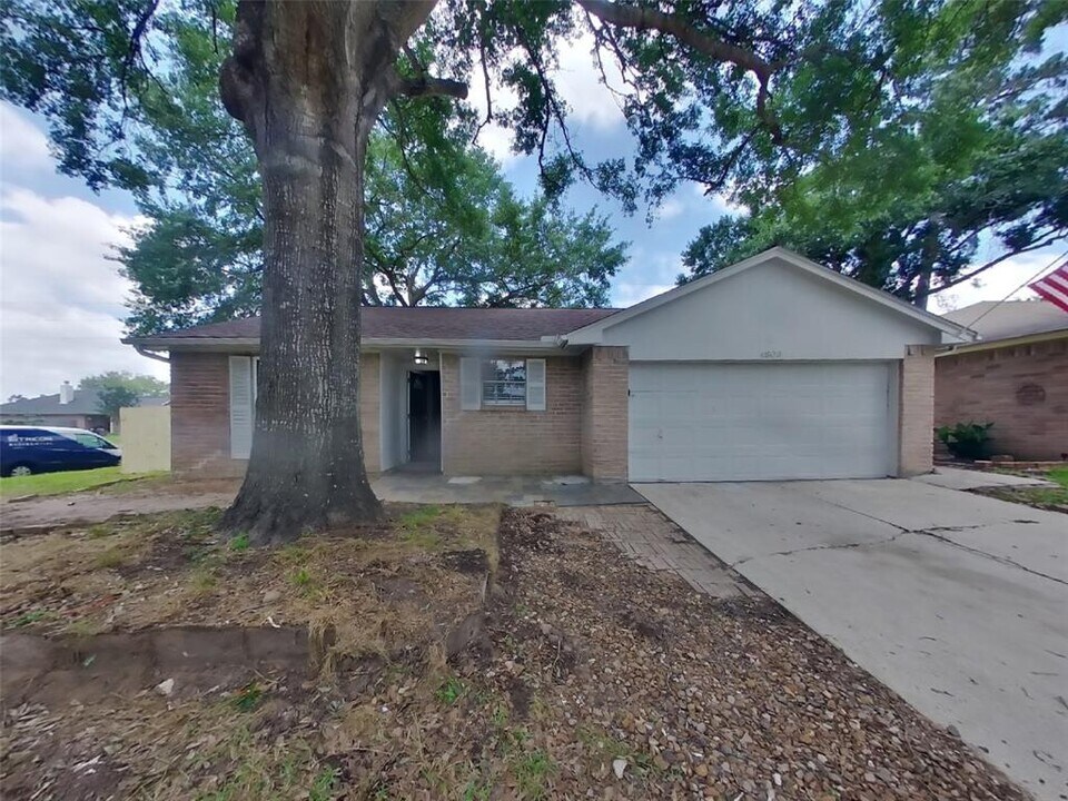 4803 Tealgate Dr in Spring, TX - Building Photo