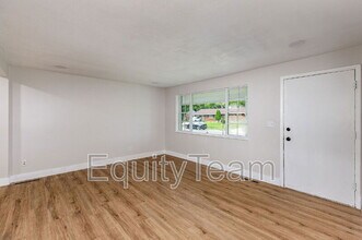 722 Castro Ln in Cincinnati, OH - Building Photo - Building Photo