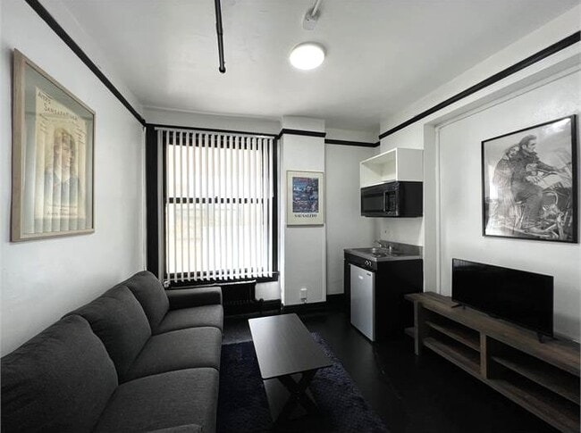 Hotel Alexandria in Los Angeles, CA - Building Photo - Building Photo