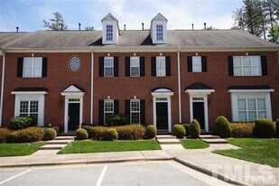 303 W Savannah Ridge Rd in Holly Springs, NC - Building Photo