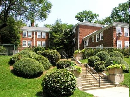 Naylor Gardens in Washington, DC - Foto de edificio - Building Photo