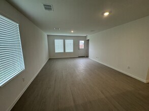 913 Birkdale Dr in Ennis, TX - Building Photo - Building Photo