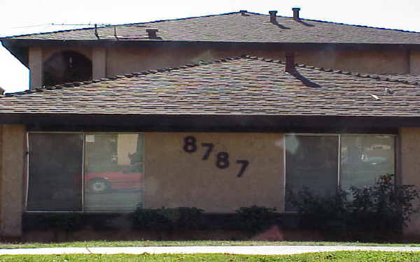 8787 Lomita Dr in Alta Loma, CA - Building Photo