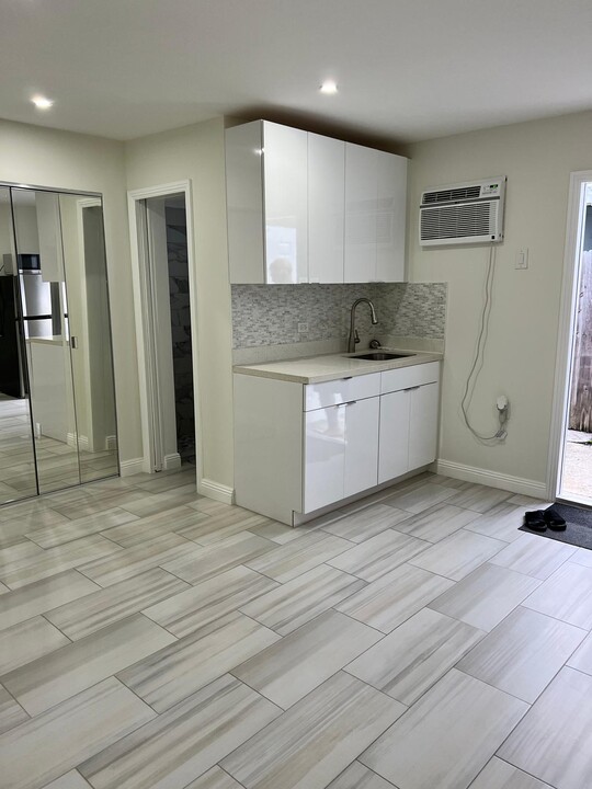 12225 NW 2nd Ave, Unit Studio NM in North Miami, FL - Building Photo