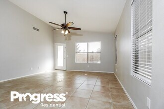 15415 W Lea Ln in Surprise, AZ - Building Photo - Building Photo