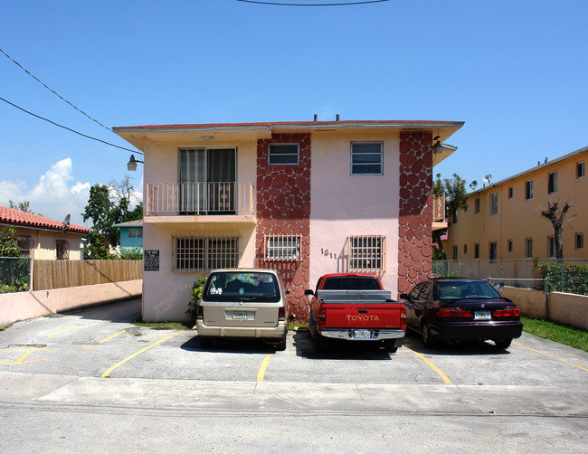 1811 NW 18th Ter in Miami, FL - Building Photo - Building Photo