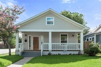 502 S Clinton Ave in Dallas, TX - Foto de edificio - Building Photo